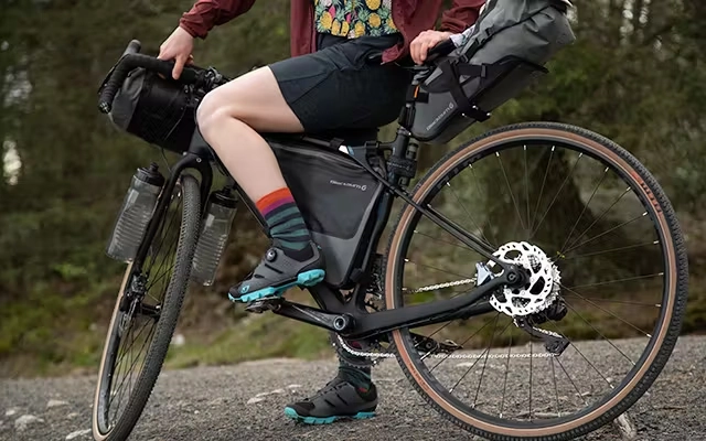 Bolsas e acessórios para viagens de bike