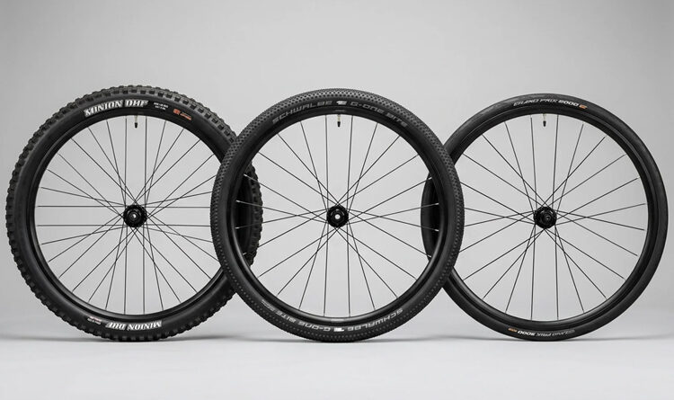 três modelos de pneus de bicicletas mtb gravel e speed